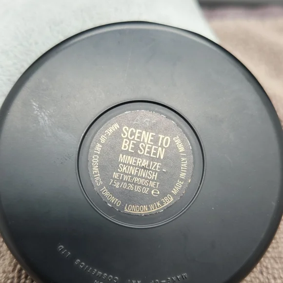 MAC Mineralize Skinfinish - Picture 4 of 4